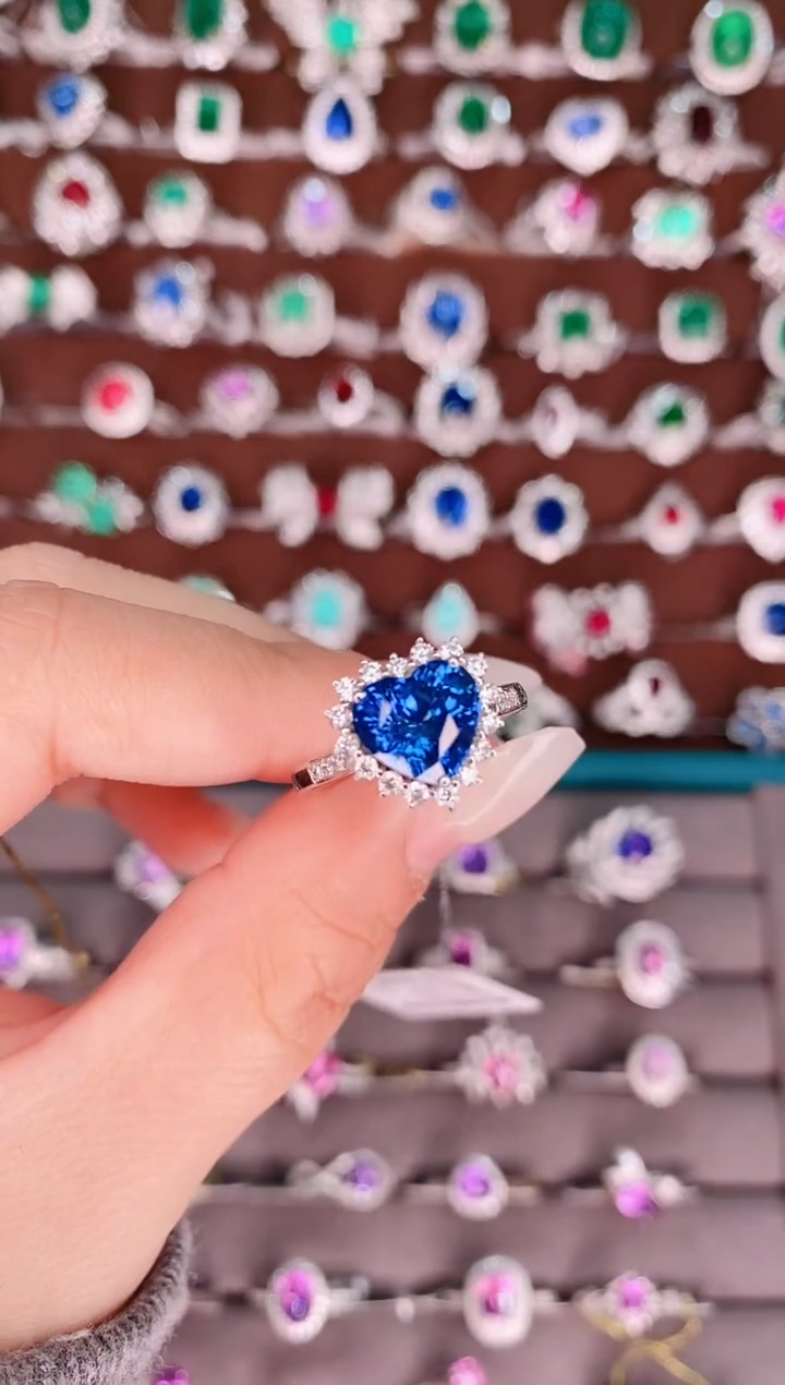 【闪购商品】蓝宝石18K金戒指18K金镶嵌3.02克拉