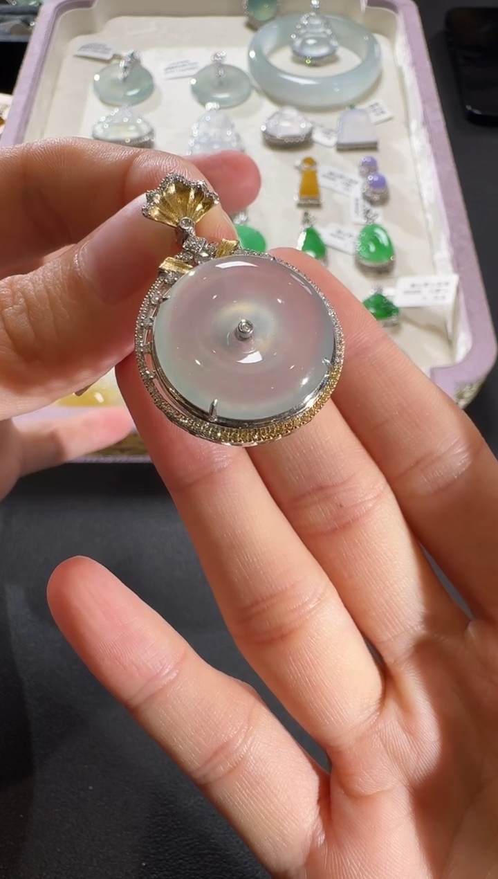 【闪购商品】翡翠吊坠(不含链)18K金镶嵌【源头工厂】钻石镶嵌