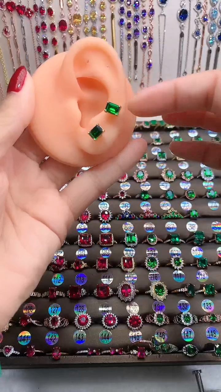 【闪购商品】透辉石耳饰银S925镶嵌金色5.7