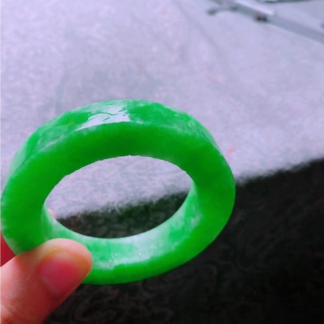 满色缅甸纯天然A货翡翠手镯 牌子 挂件 珠串 高端 大气私人定制