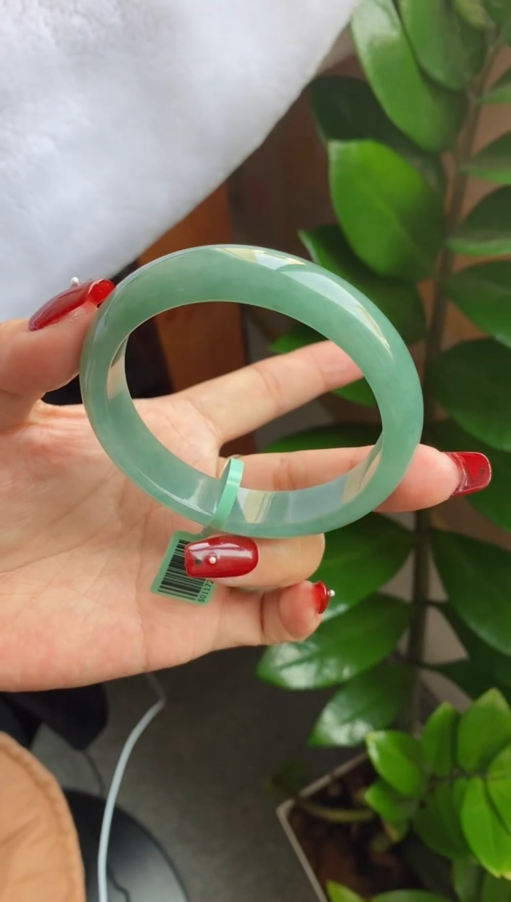 【闪购商品】翡翠手镯未镶嵌（冰油青）1号有石纹