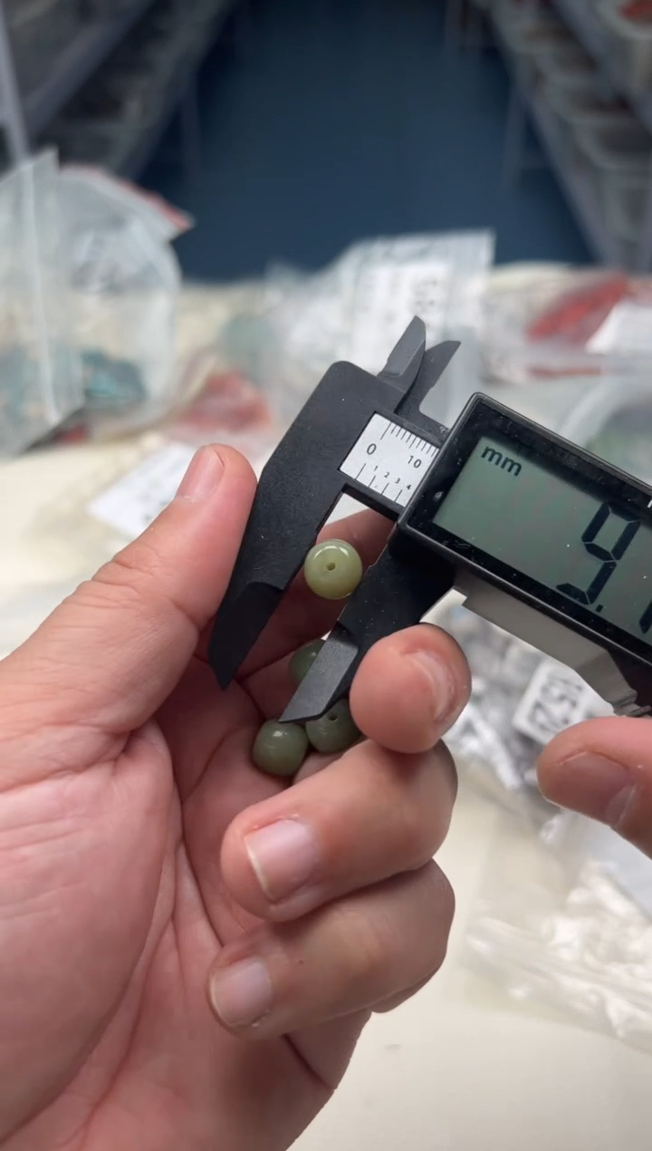 吊坠(不含链)未镶嵌和田玉卡9.7单颗6196