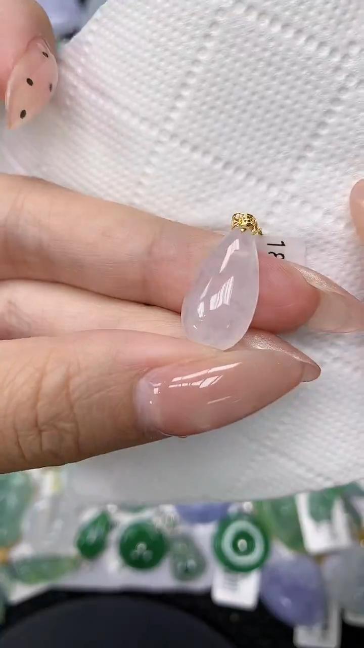 颈饰18K金镶嵌翡翠1111111111