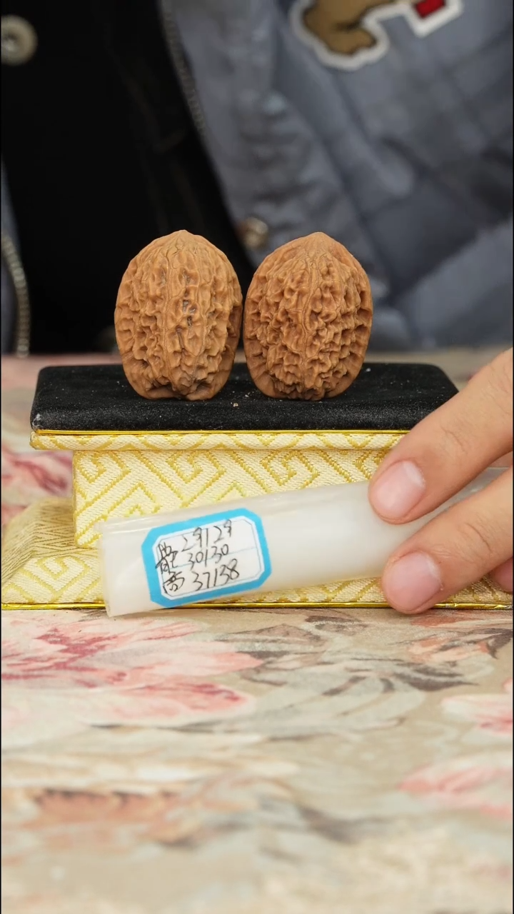 【闪购商品】文玩核桃把件非嫁接将军榜