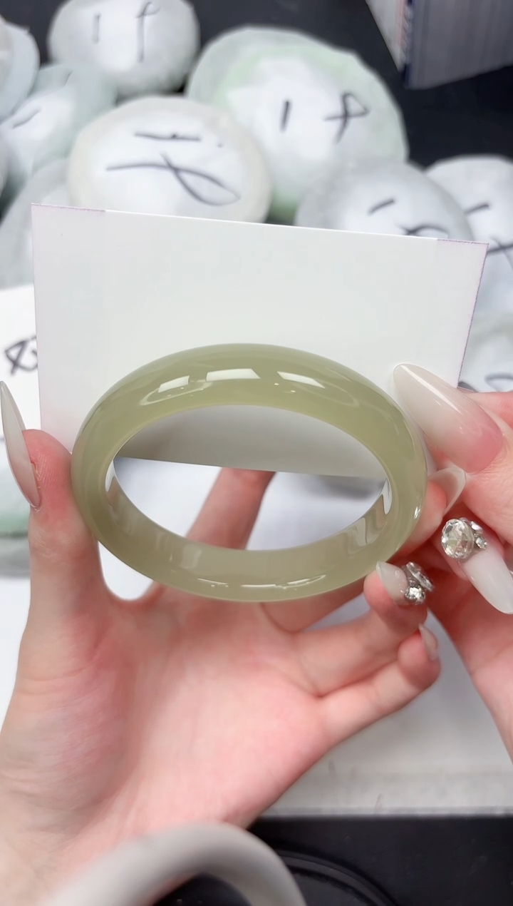 未镶嵌手镯石英质玉281-62.1