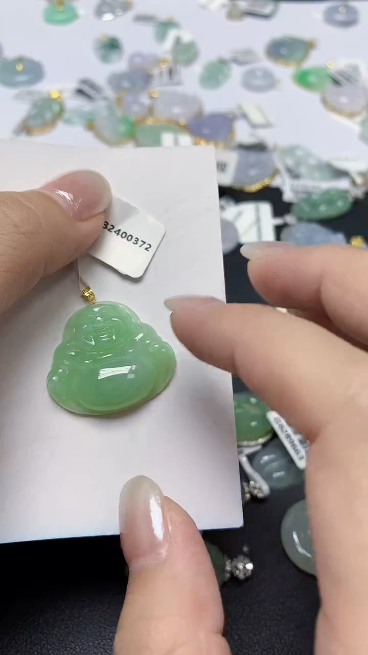 翡翠18K金镶嵌颈饰天然缅甸翡翠A货