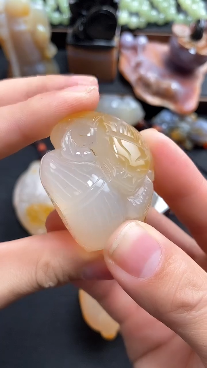 【闪购商品】玛瑙/玉髓鱼篓未镶嵌手把件