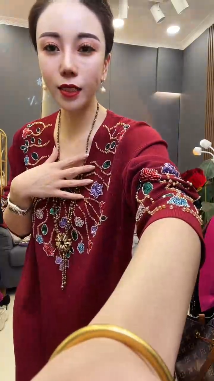 聚酯纤维（涤纶）红色 裙