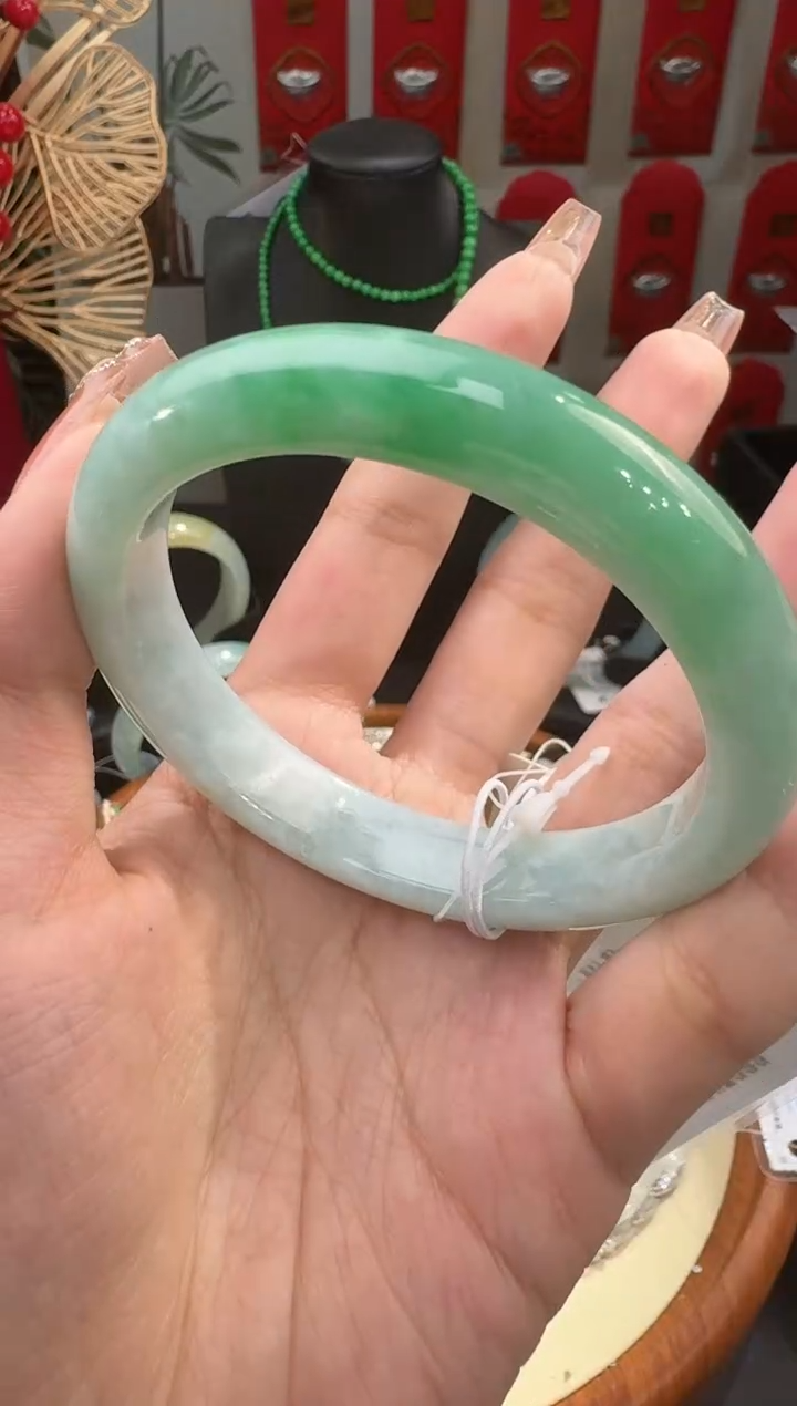 【闪购商品】翡翠手镯未镶嵌手镯