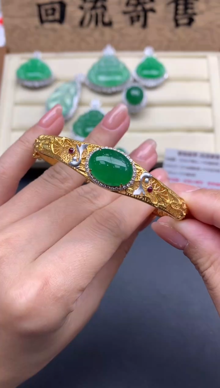 【闪购商品】翡翠手镯18K金镶嵌612-定金25000总价36300