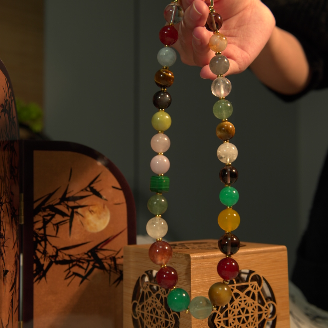 LOGO鹿鹿【稍安物造】天然水晶多宝项链胶花多样性发一