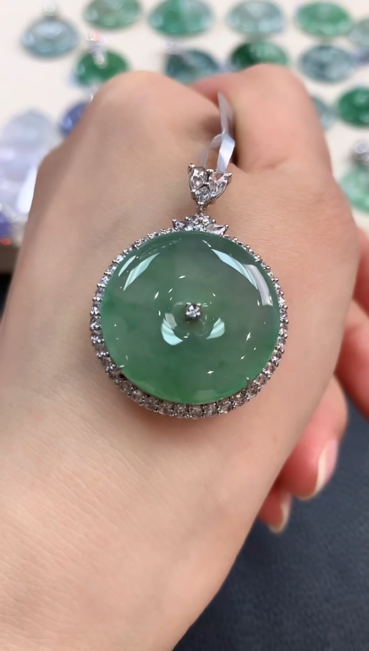 【闪购商品】翡翠吊坠(不含链)18K金镶嵌b74       