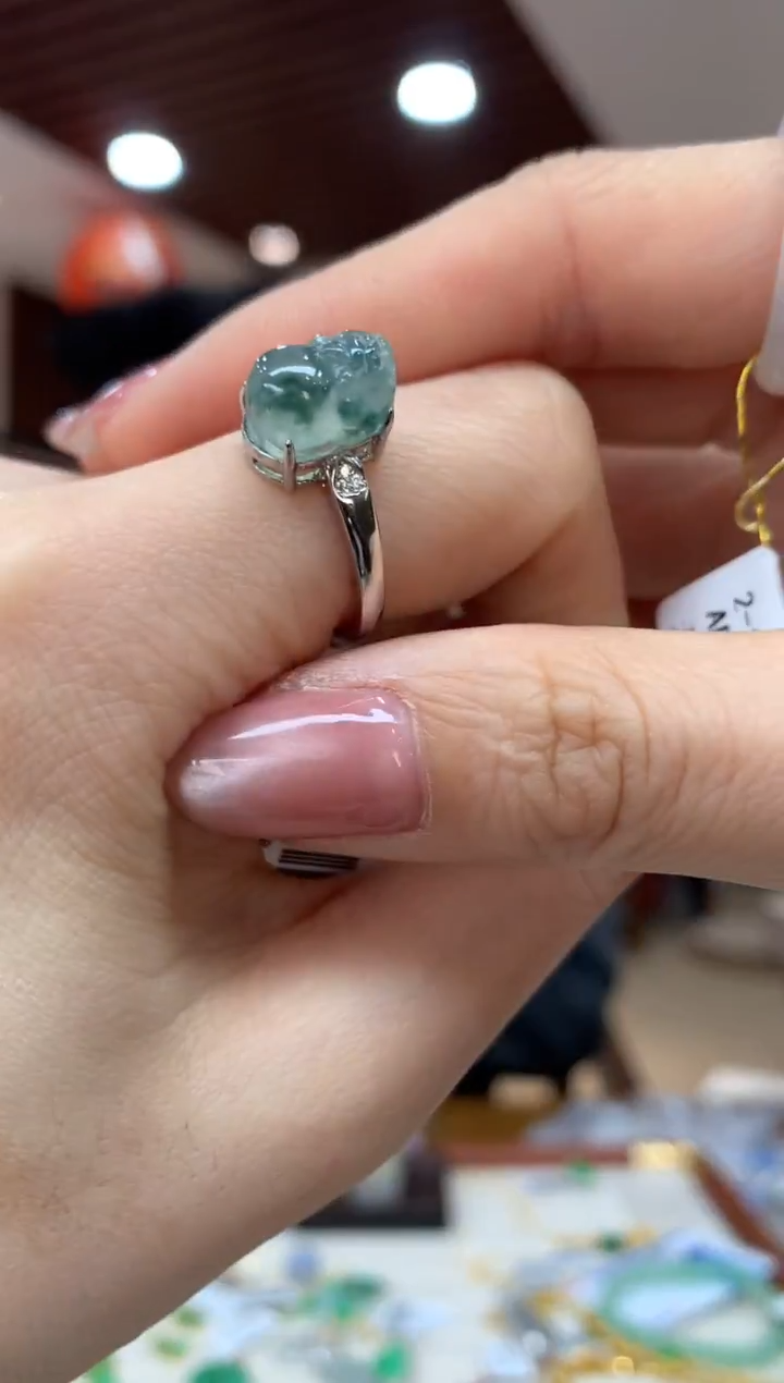 未镶嵌戒指翡翠戒指