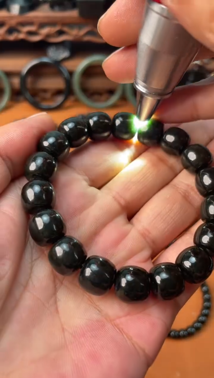 未镶嵌手串和田玉塔青卡12入门款