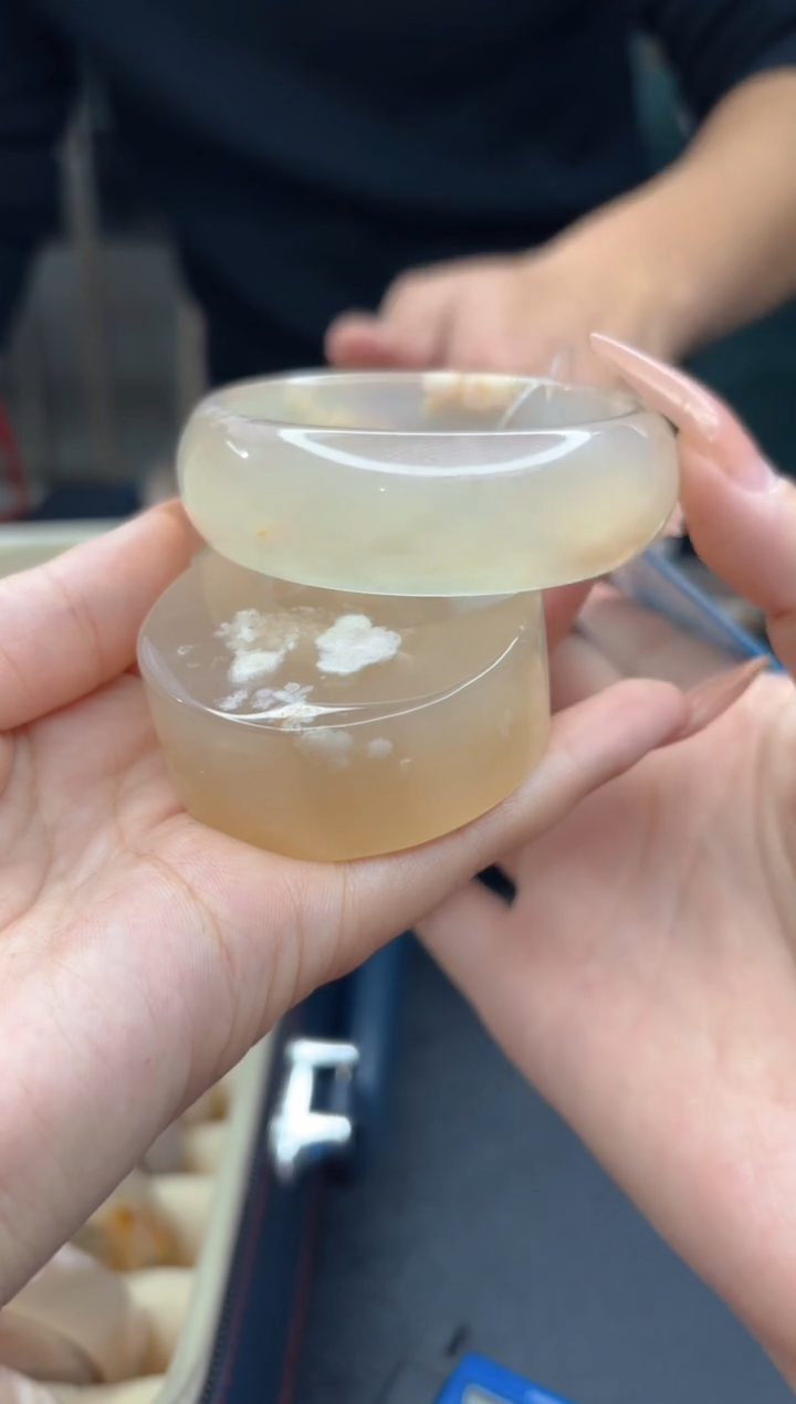 【闪购商品】石英质玉手镯未镶嵌94（55圈赠送镯心）