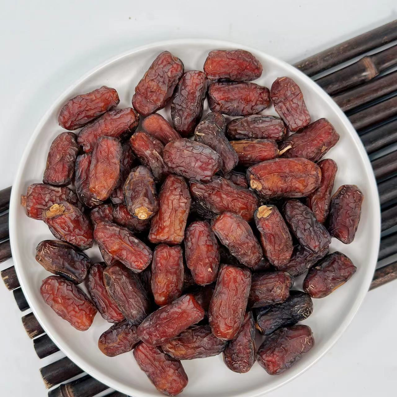 自然风干正宗沙特迪拜椰枣可煲汤即食香甜可口休闲零食