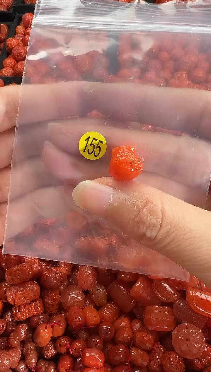 颈饰未镶嵌南红玛瑙1