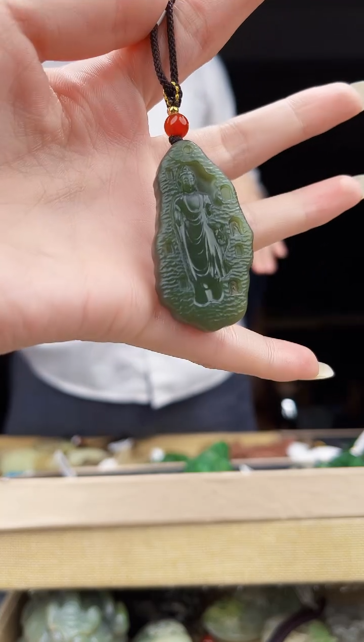 颈饰未镶嵌和田玉1