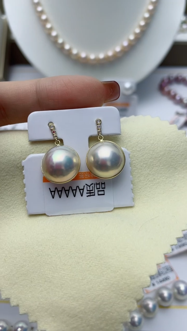 【闪购商品】拼合珍珠（马贝珠）耳饰18K金镶嵌W86