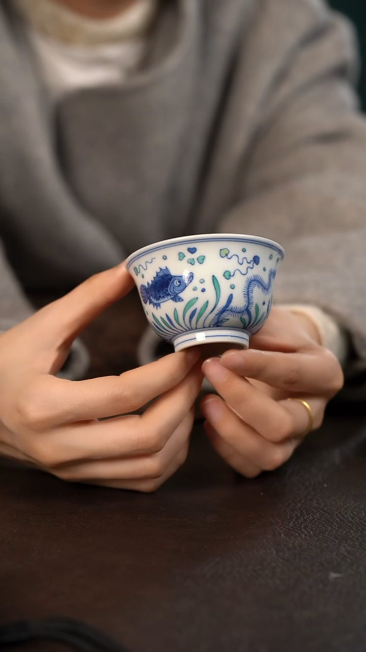 【闪购商品】杯云霞珍藏斗彩鱼藻纹撇口杯