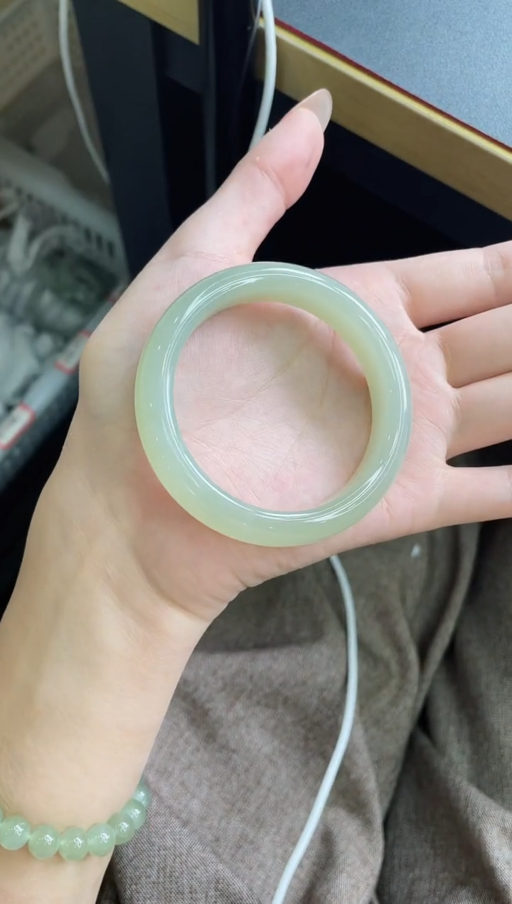 【闪购商品】和田玉手镯未镶嵌42/54