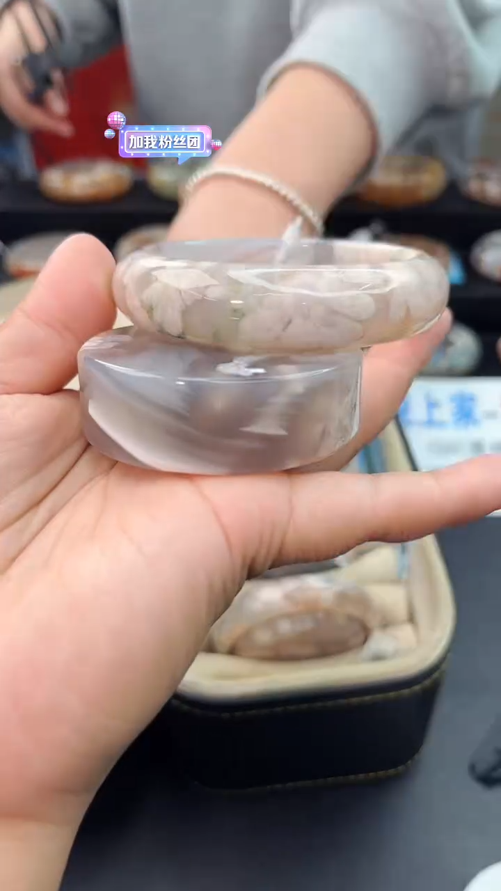 【闪购商品】石英质玉手镯未镶嵌赠送镯心（圈口59