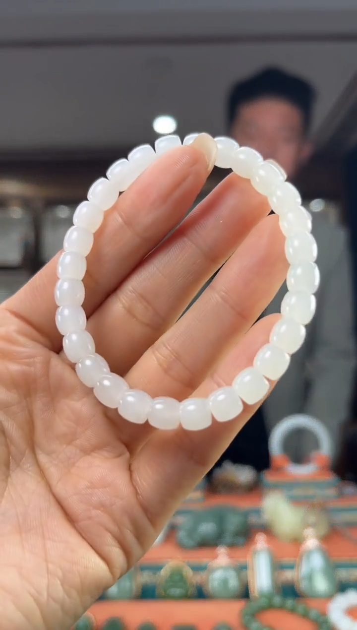 颈饰未镶嵌和田玉佩佩7mm左右