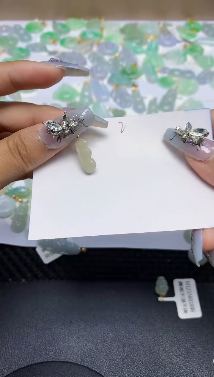 翡翠未镶嵌颈饰天然翡翠A货 