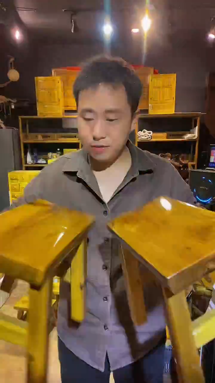 木金丝楠木制品凳子2张
