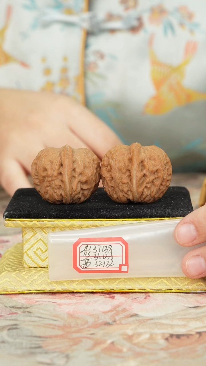 【闪购商品】文玩核桃把件平谷元宝