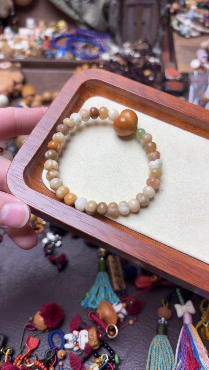 手串白玉菩提龙脊屁桃手链