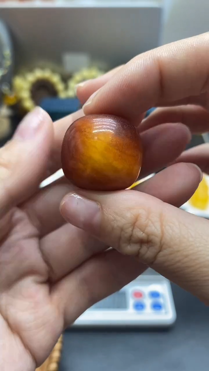 琥珀未镶嵌珠宝奇石2573