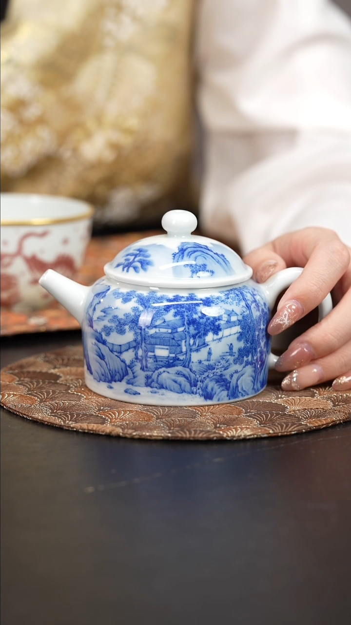 【闪购商品】杯看山柴窑青花山水壶