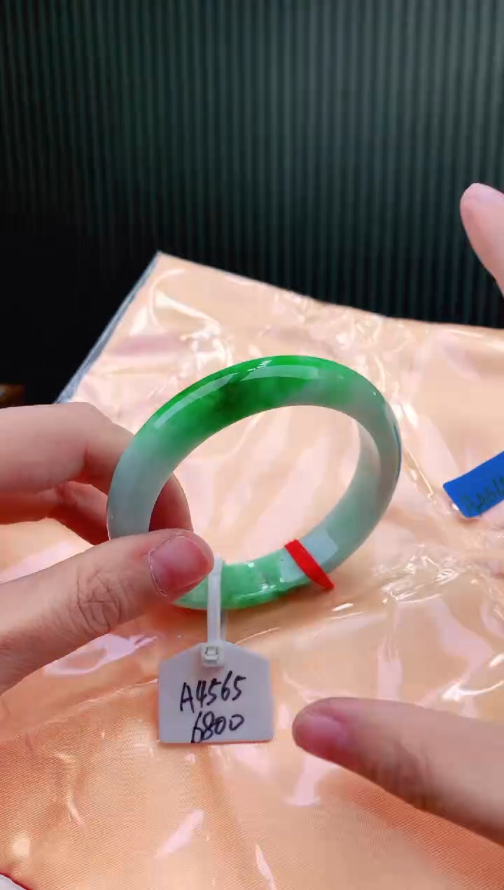 未镶嵌手镯翡翠56+