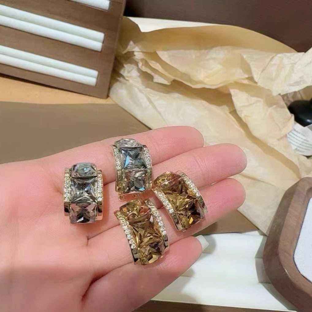 铜合金耳饰 气质满钻水晶耳环925银针轻奢高级感C形方钻耳扣耳钉