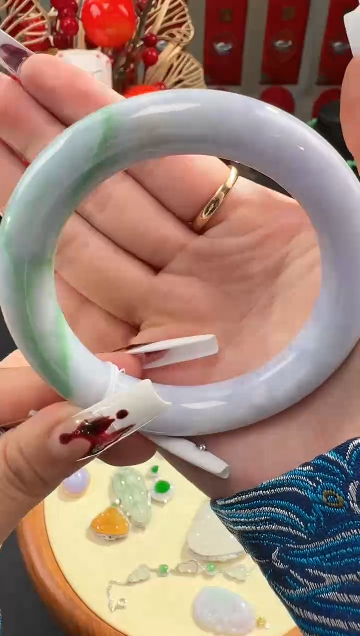 【闪购商品】翡翠手镯未镶嵌手镯