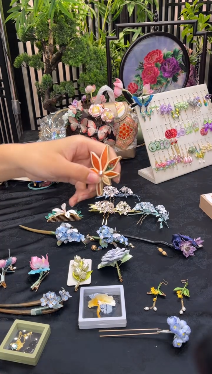 织绣舒*?非遗苏绣手工饰品
