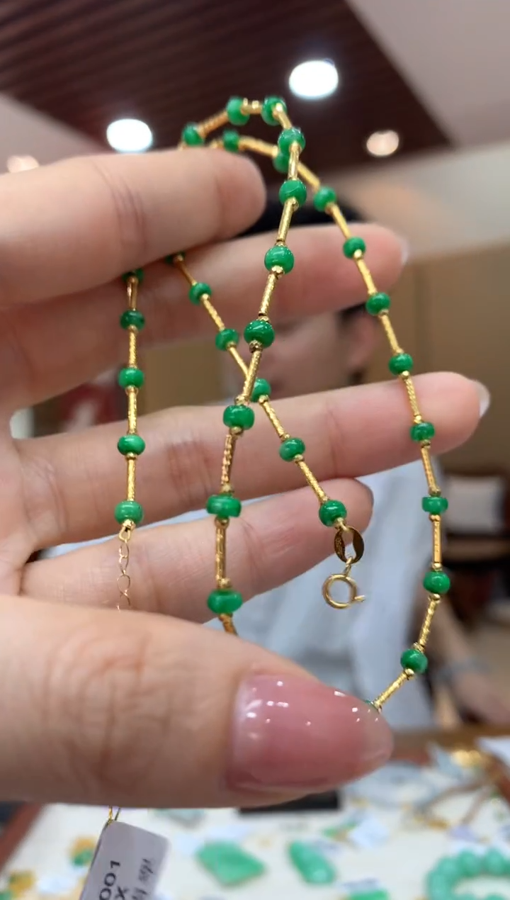 项链18K金镶嵌翡翠项链