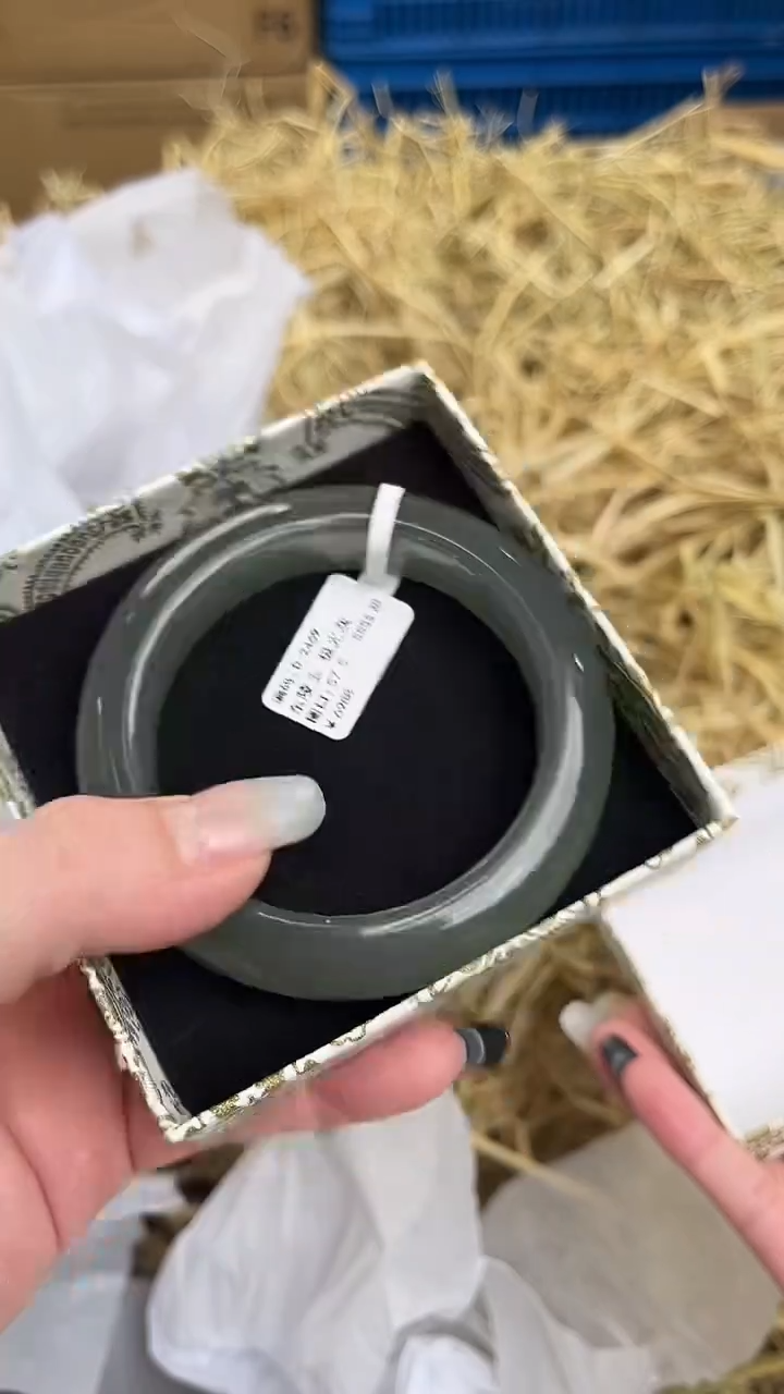 未镶嵌手镯石英质玉D-2469