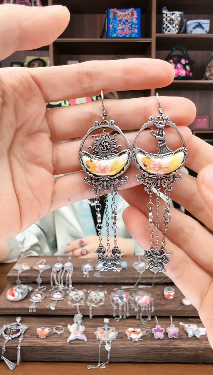 【闪购商品】织绣93蚩梦苗族古绣