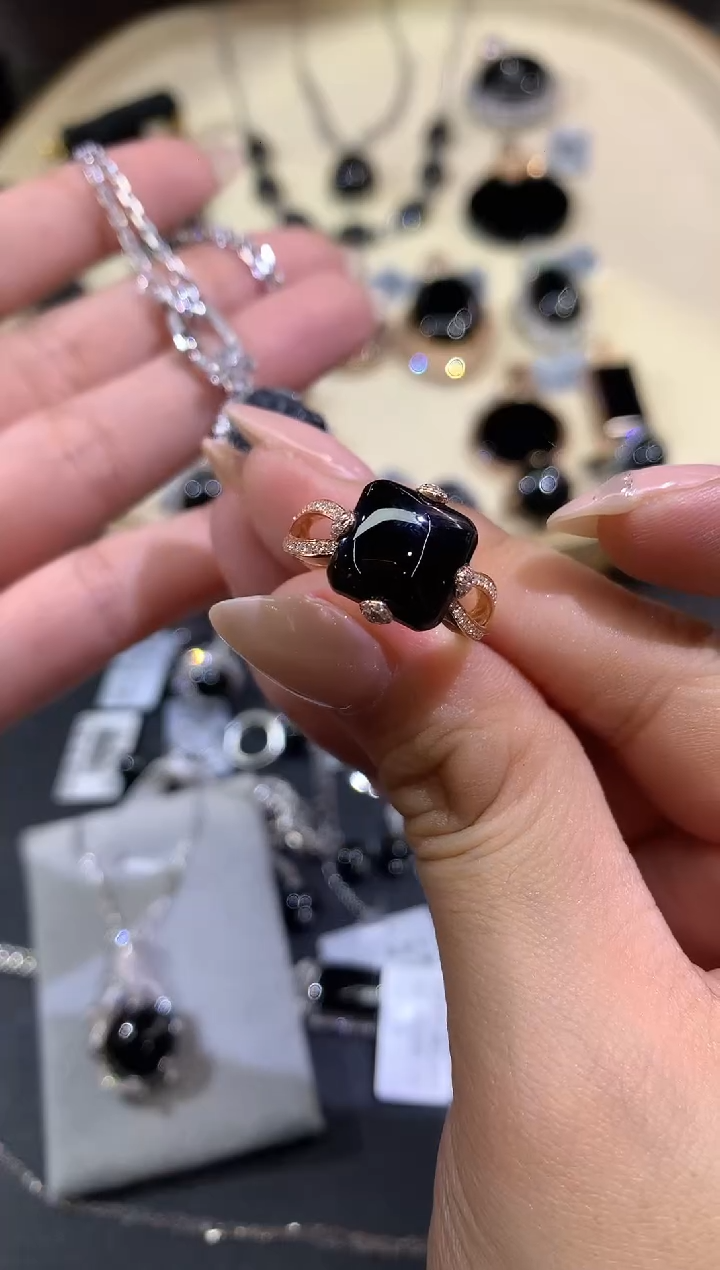 18K金镶嵌戒指翡翠哈*吖A456|9800