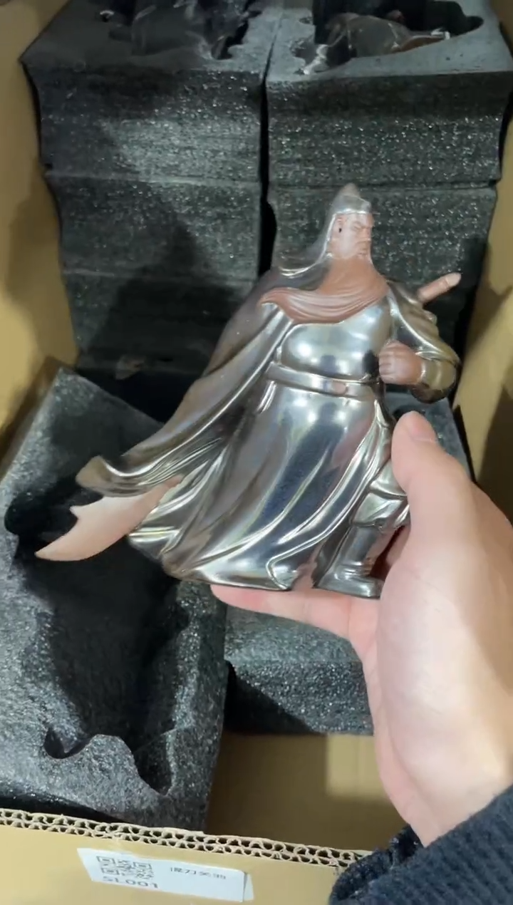 @@YY Y         龙头微瑕       