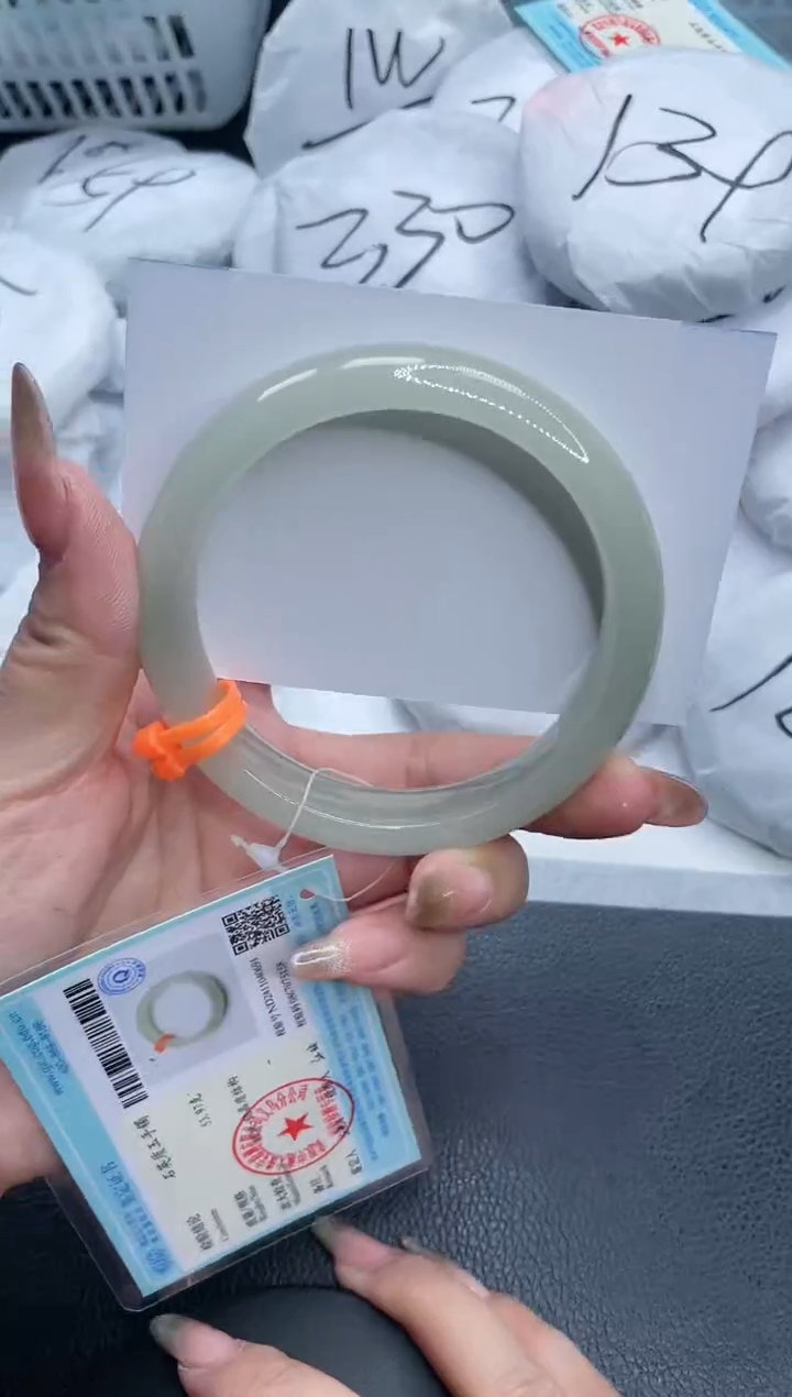 【闪购商品】石英质玉手镯未镶嵌26S164-60