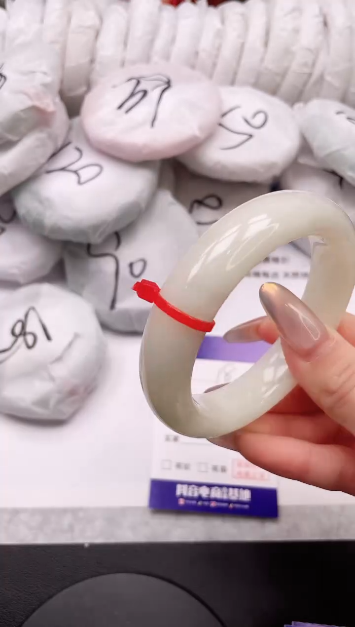 【闪购商品】和田玉手镯未镶嵌22L18-58