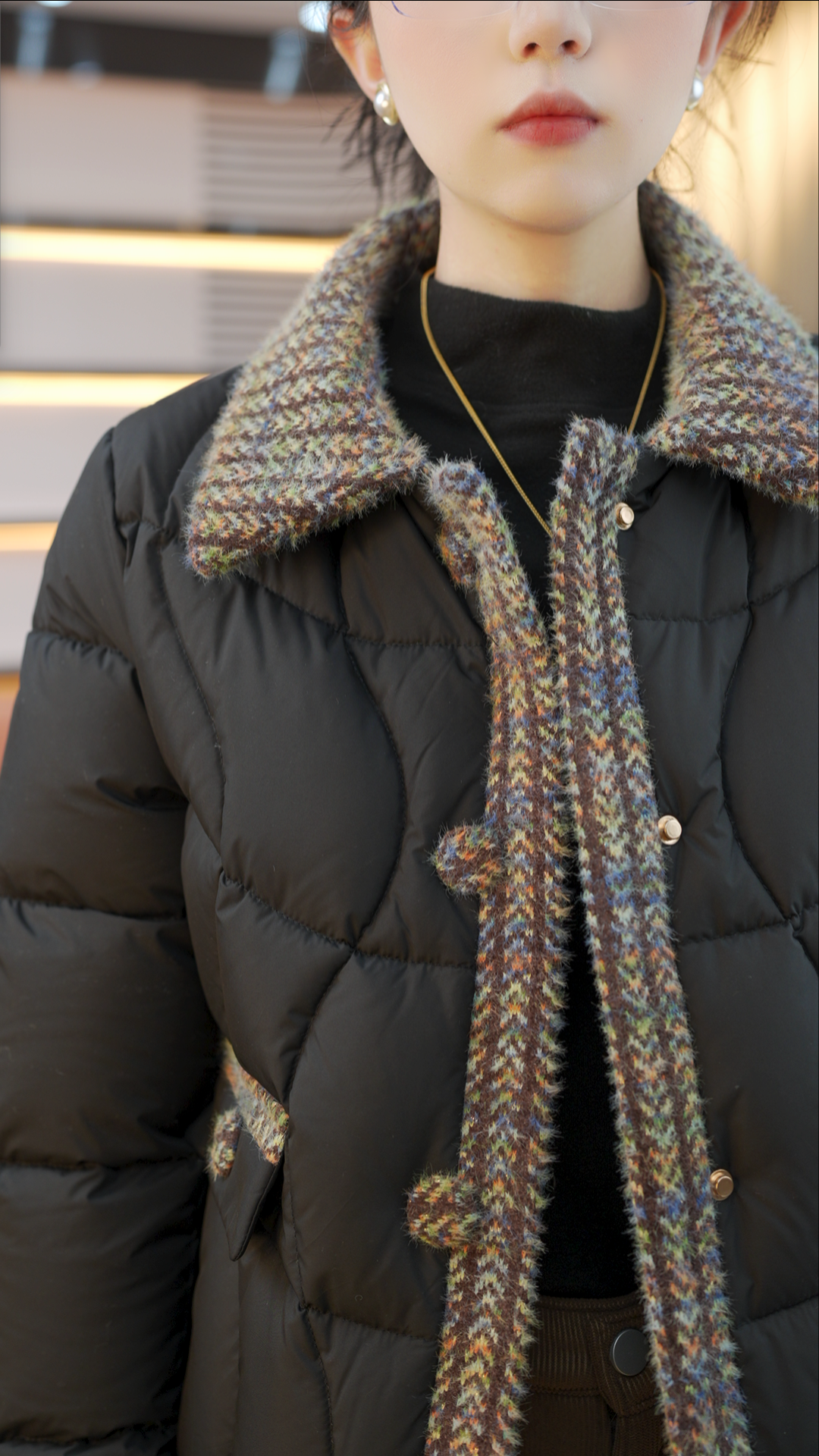 时尚流行拼接羽绒服2025冬季新款气质百搭保暖外套