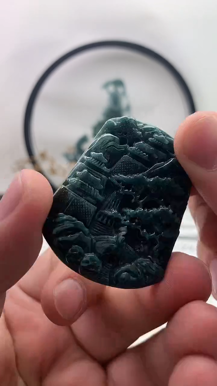 翡翠未镶嵌颈饰山水牌【品质一般能接受再拍】