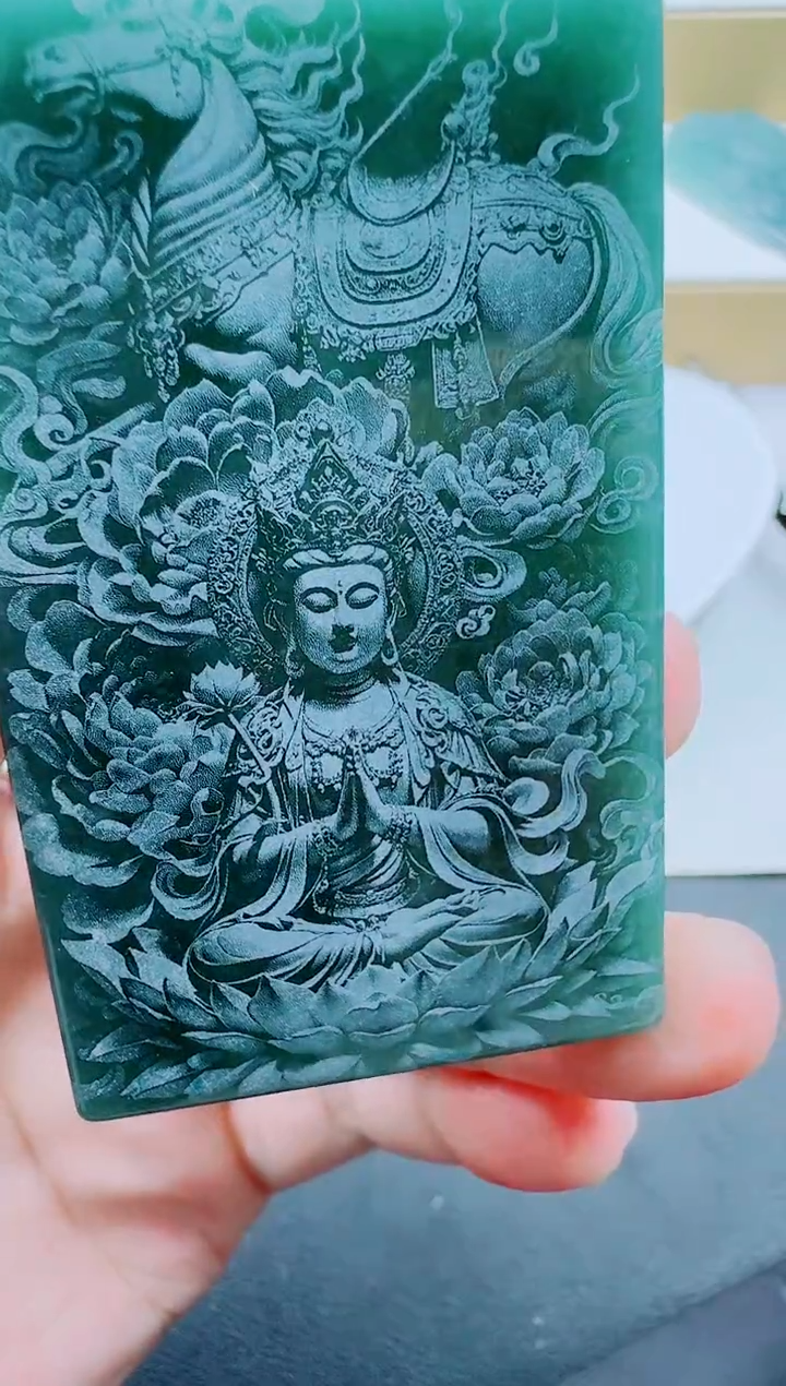 翡翠未镶嵌颈饰生肖马