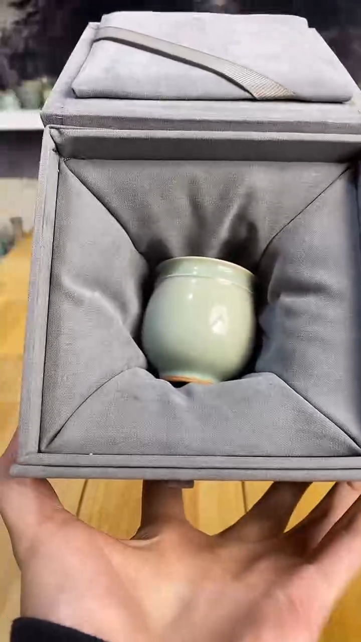 【山隐青瓷】  柴烧龙蛋杯  c-147