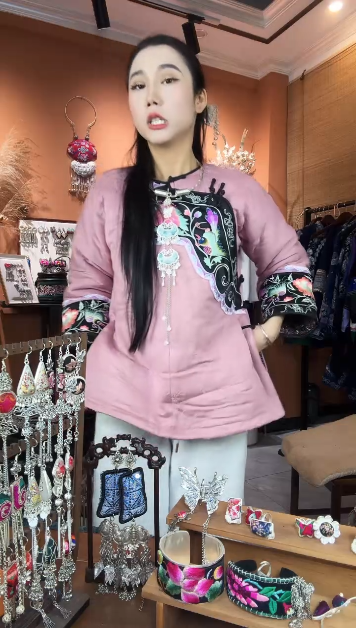 【闪购商品】刺绣纯手工民族风服装