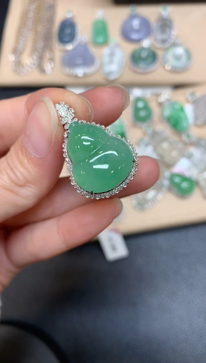 【闪购商品】翡翠吊坠(不含链)18K金镶嵌葫芦【无服务费